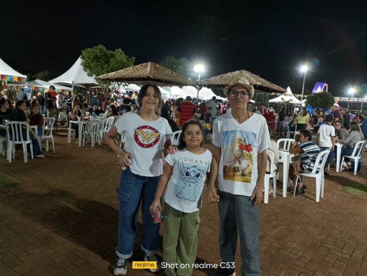 Família prestigiado o evento