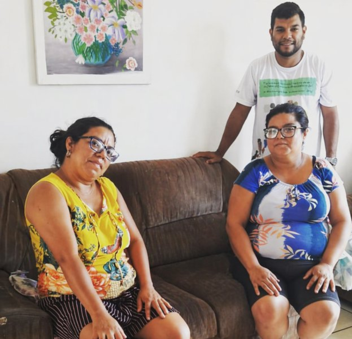 Da esquerda para a direita: Leyni, Priscila e Diego — família cobra justiça dois anos após a morte.